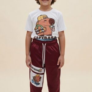 Conjunto Infantil Capybara con Camiseta Estampada y Jogger Vinotinto para Niño