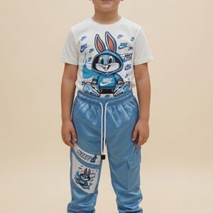 Conjunto Infantil Conejo Deportivo con Camiseta Estampada y Jogger Azul Claro para Niño